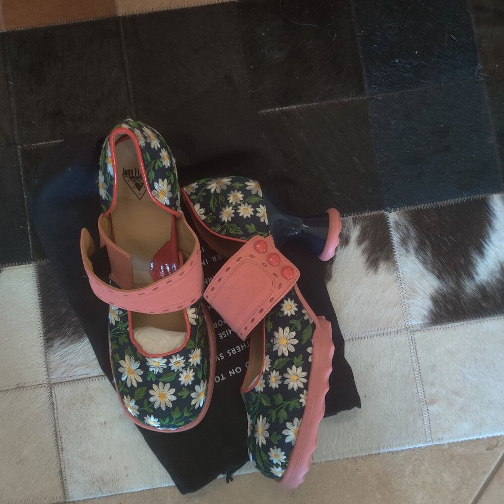 John Fluevog ZaZA style shoes size 12W 10M New